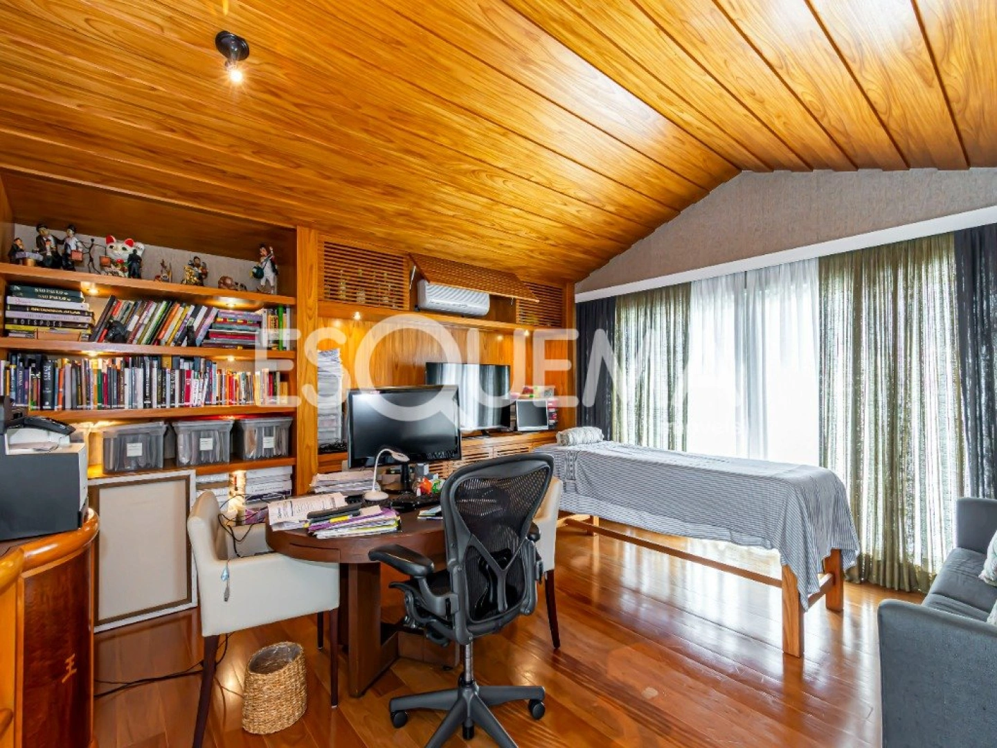 Casa em condomínio com quadra de tênis no Jardim Paulistano - Imagem 14