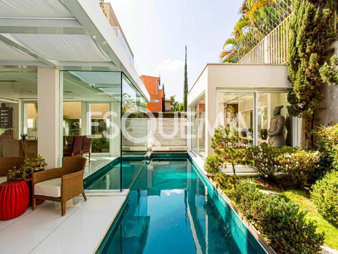 Casa em condomínio com quadra de tênis no Jardim Paulistano - Imagem 1
