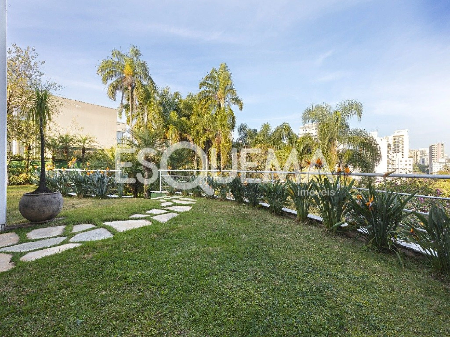 Casa em condomínio exclusivo no Real Parque - Imagem 11