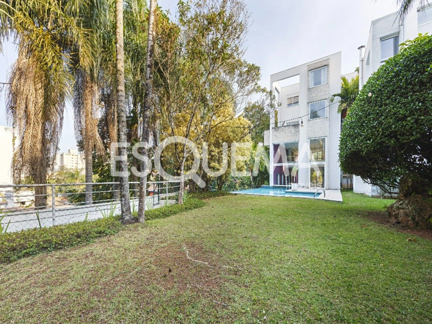 Casa em condomínio exclusivo no Real Parque - Imagem 3