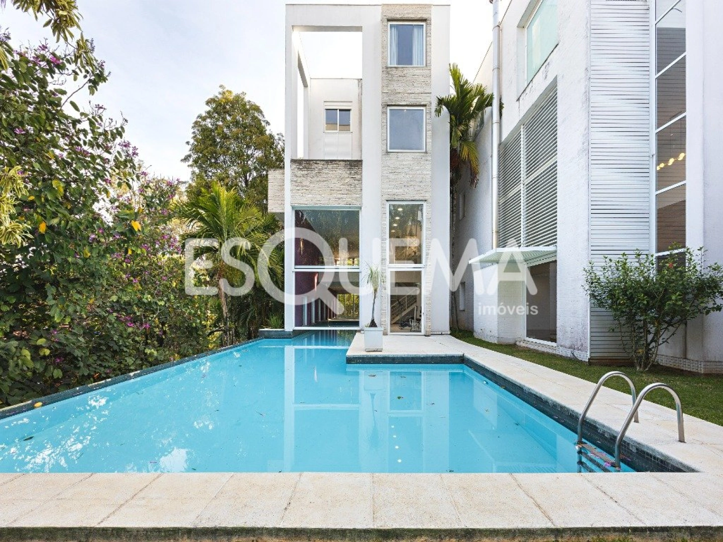 Casa em condomínio exclusivo no Real Parque - Imagem 4