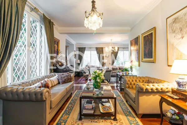 Casa em excelente localização no Jardim Europa