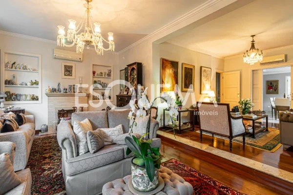 Casa em excelente localização no Jardim Europa