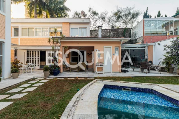Casa em excelente localização no Jardim Europa