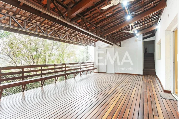 Casa comercial em uma das melhores ruas de Higienópolis