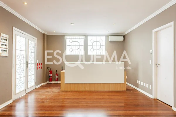 Casa comercial em uma das melhores ruas de Higienópolis