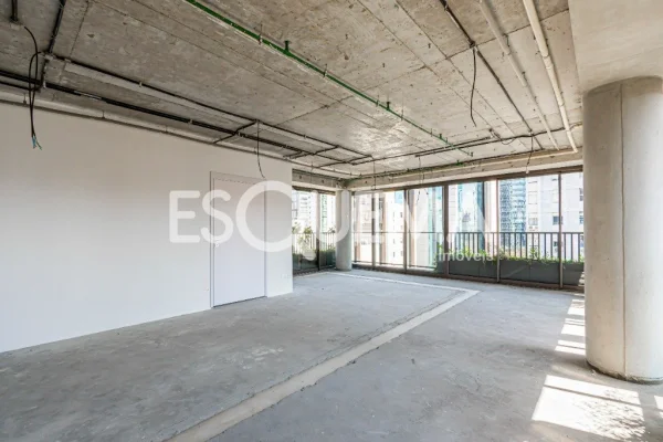 Apartamento em prédio novo próximo a Avenida Faria Lima