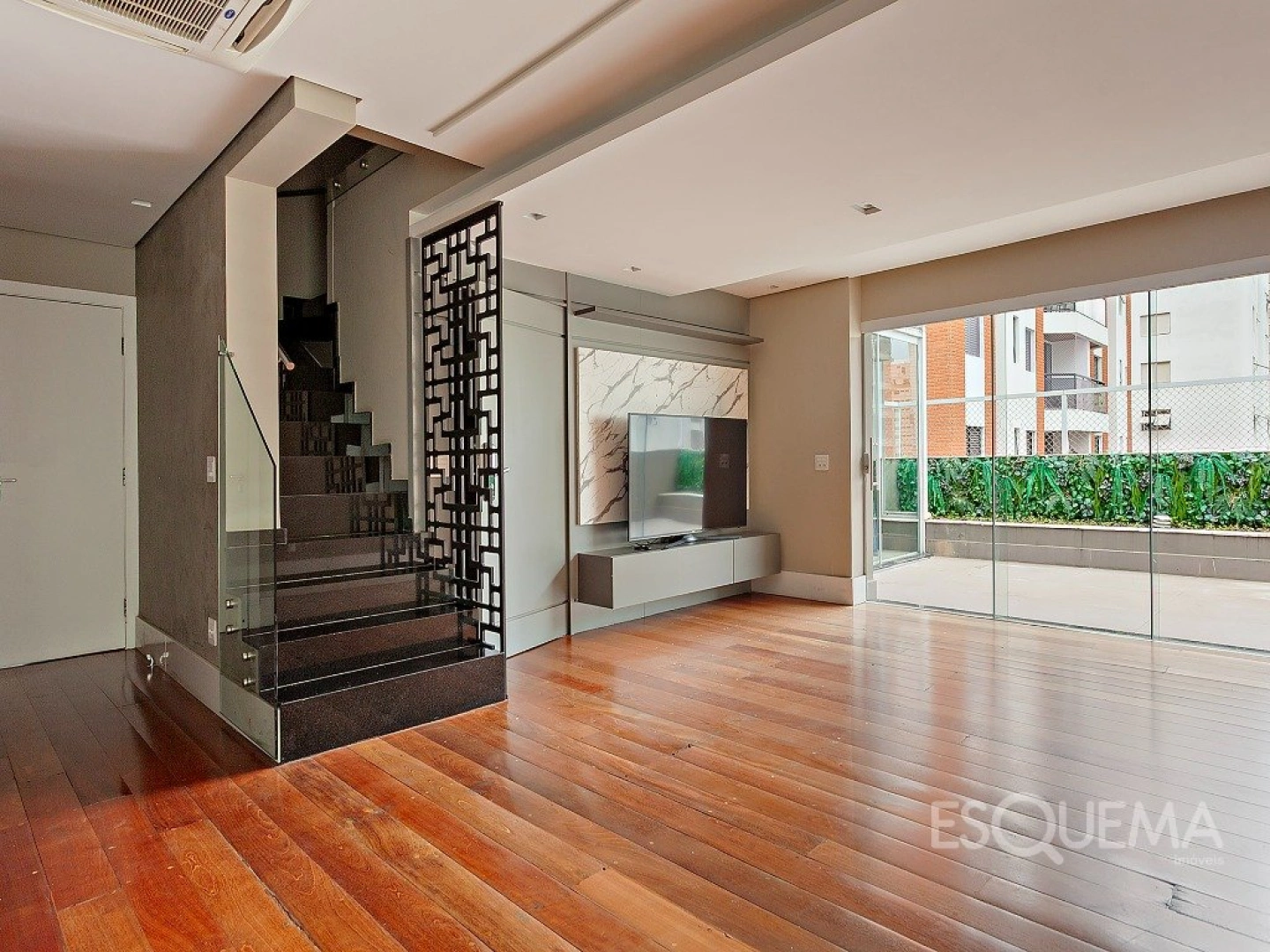 Cobertura duplex próxima ao Colégio Mobile e ao Parque Ibirapuera - Imagem 1