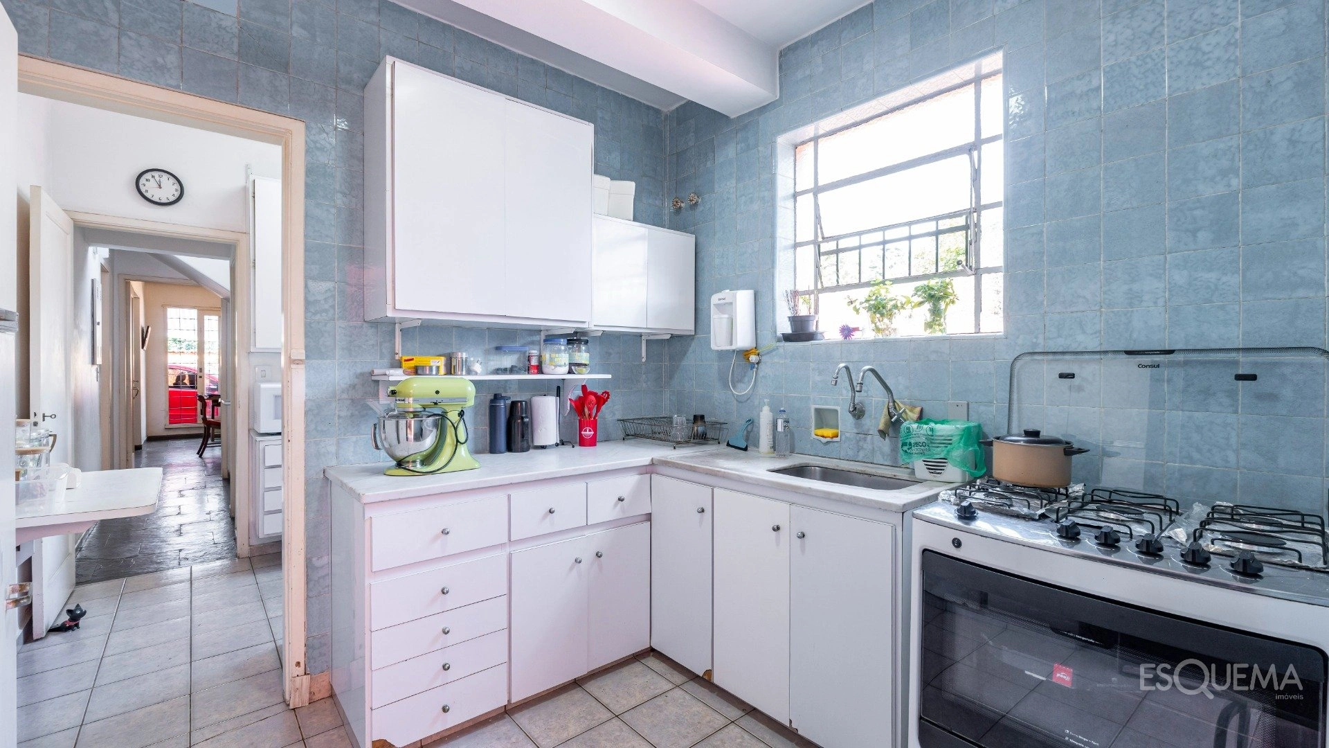 Casa de esquina com excelente potencial em localização privilegiada - Imagem 8