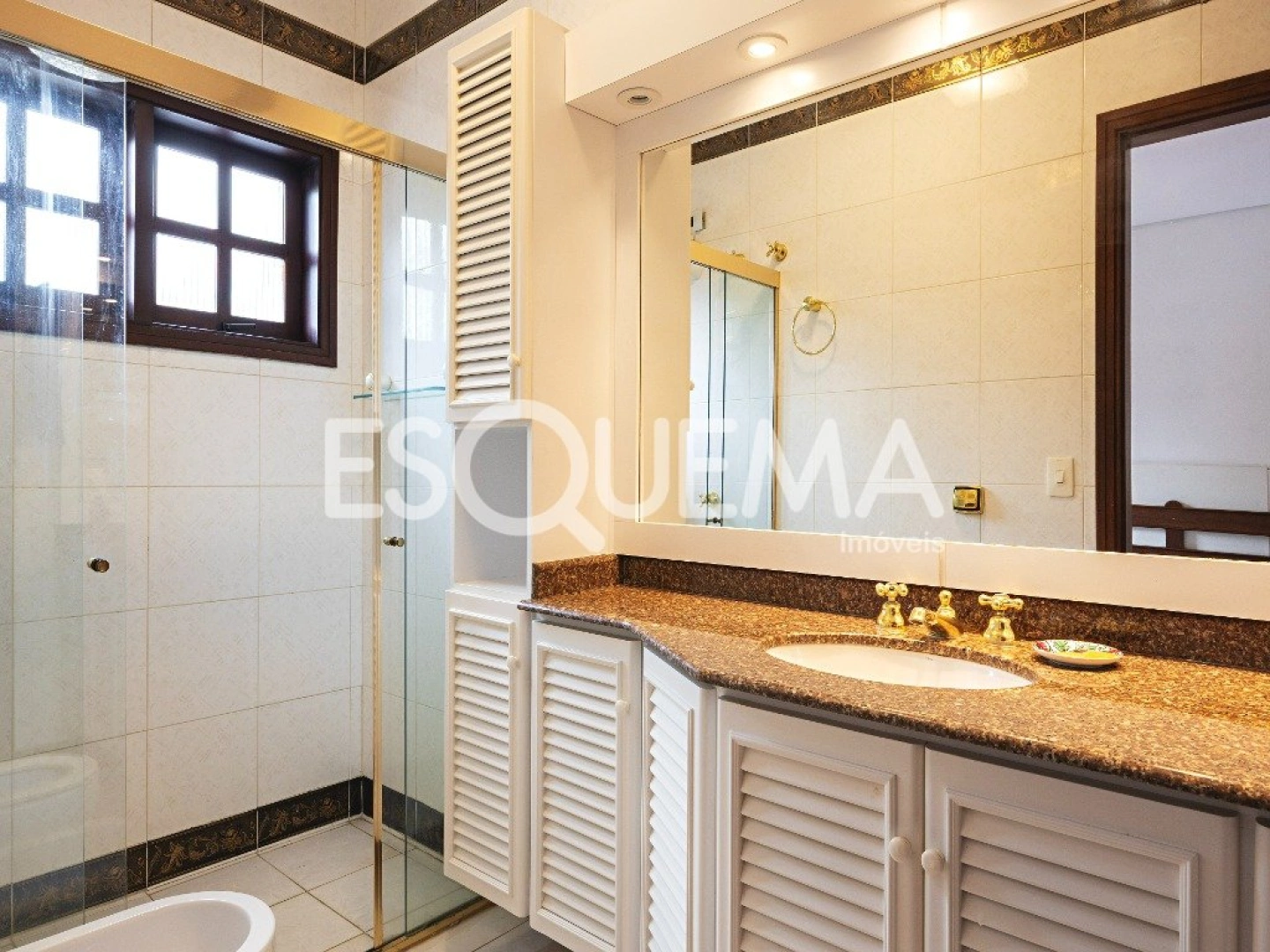 Casa em estilo europeu em rua fechada - Imagem 10