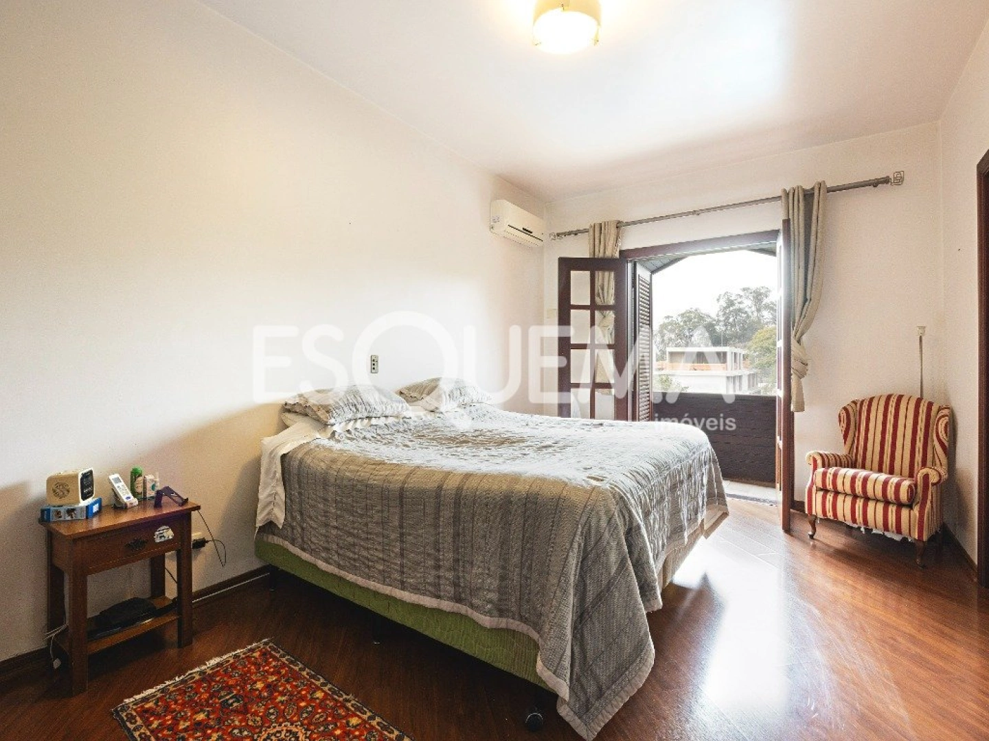 Casa em estilo europeu em rua fechada - Imagem 11