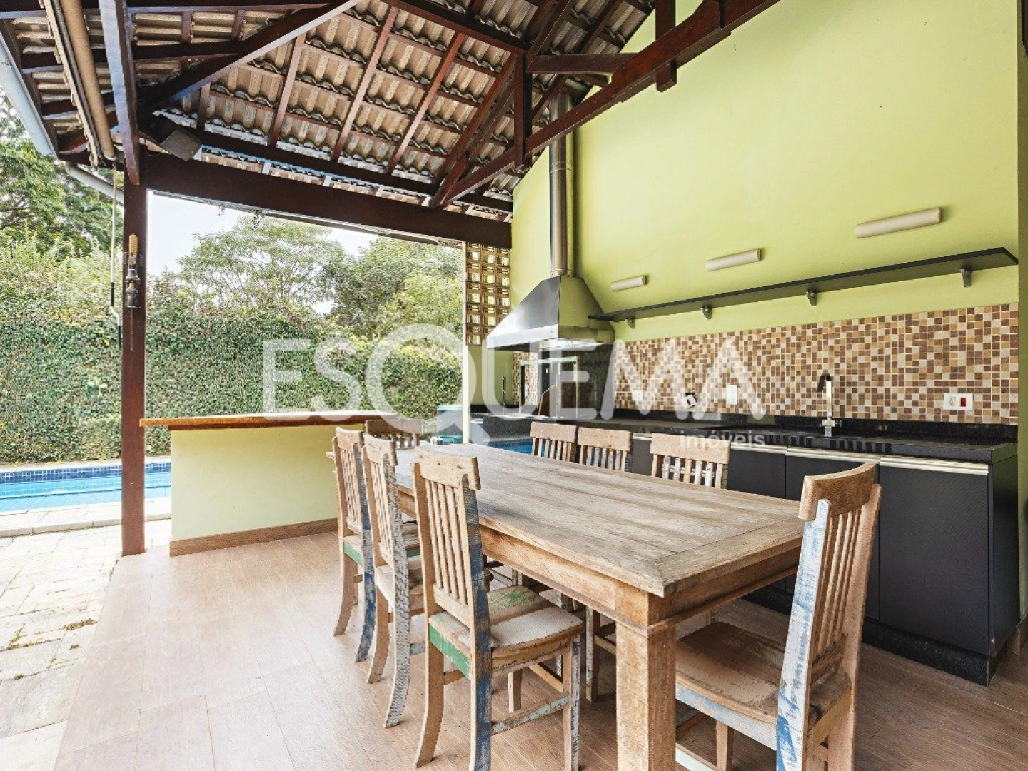 Casa em estilo europeu em rua fechada - Imagem 3