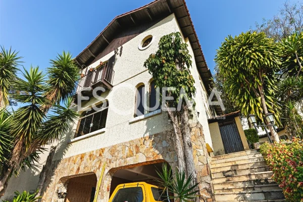 Casa localizada próxima ao Estádio do Morumbi