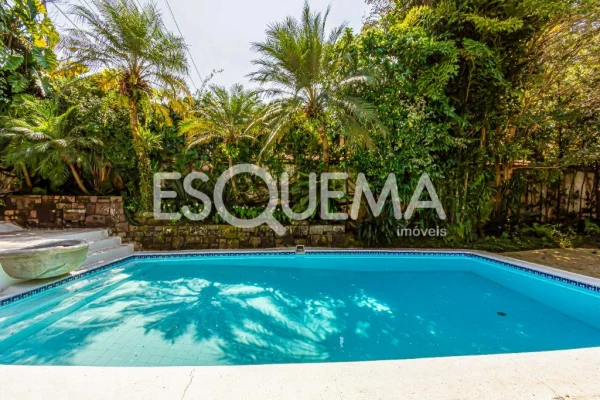 Casa com piscina no Jardim Guedala