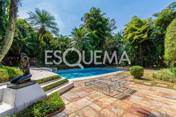Casa com piscina no Jardim Guedala