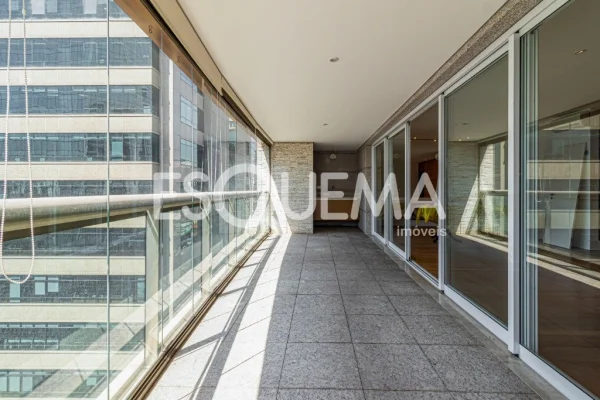 Apartamento diferenciado em rua tranquila no Itaim Bibi