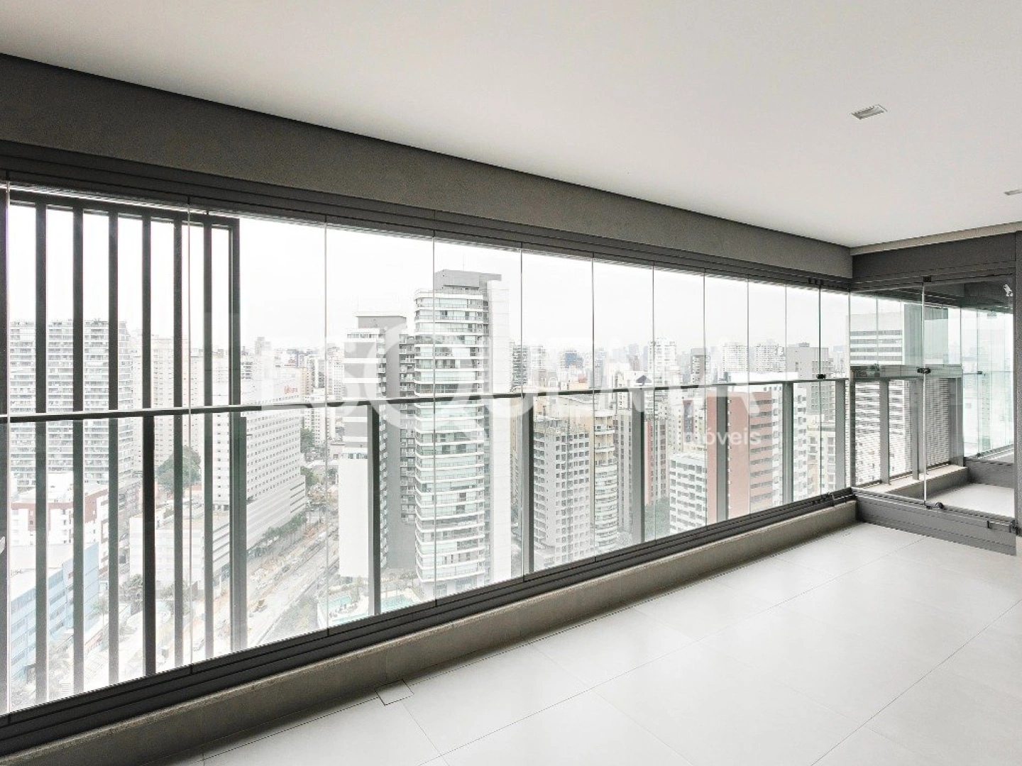 Apartamento em prédio novo e contemporâneo na Vila Olímpia - Imagem 1