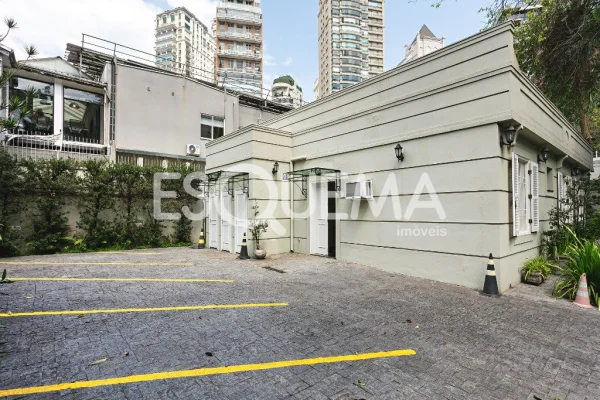 Casa comercial à venda ao lado do Parque Ibirapuera