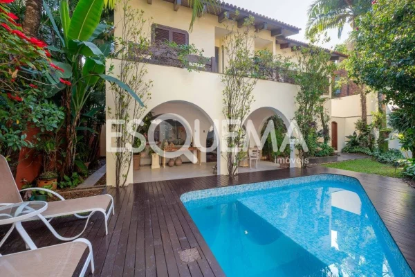 Casa para morar e receber bem em meio ao verde do Alto de Pinheiros