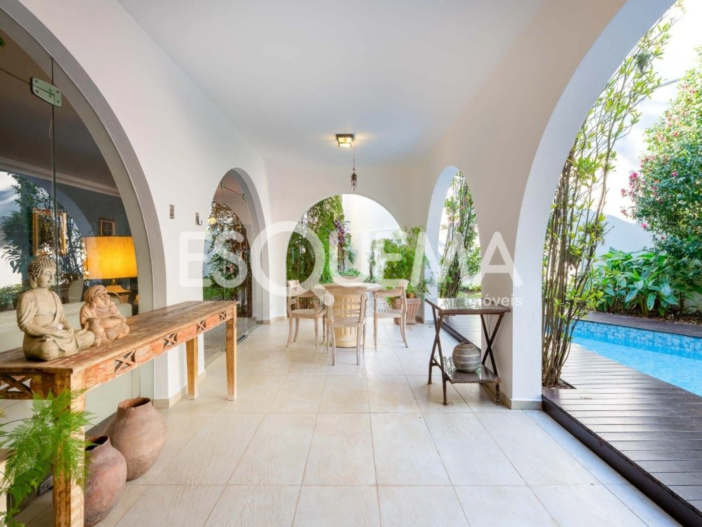 Casa para morar e receber bem em meio ao verde do Alto de Pinheiros - Imagem 2
