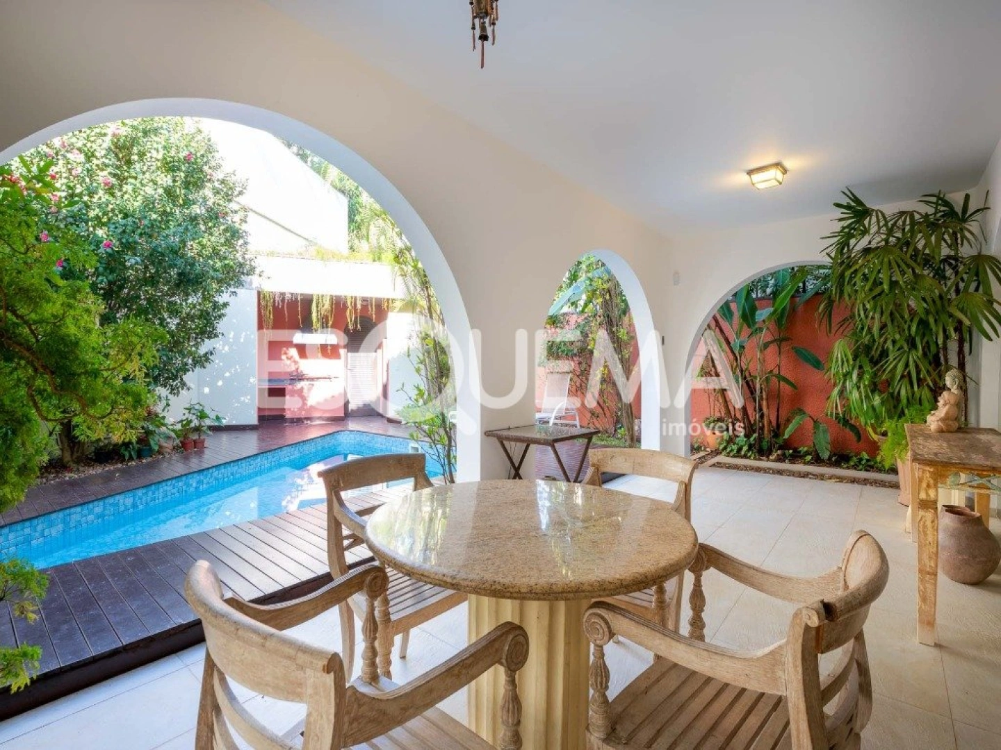 Casa para morar e receber bem em meio ao verde do Alto de Pinheiros - Imagem 3