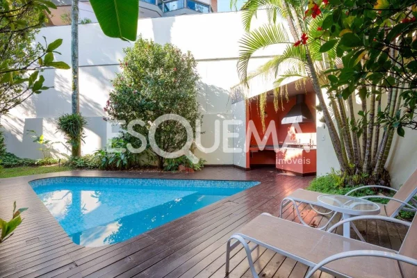Casa para morar e receber bem em meio ao verde do Alto de Pinheiros