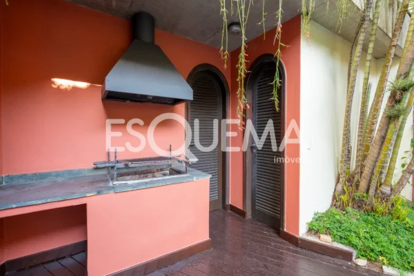 Casa para morar e receber bem em meio ao verde do Alto de Pinheiros