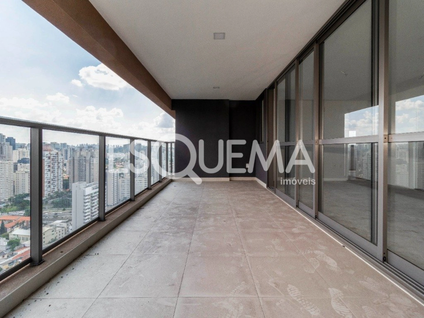 Apartamento novo, com ampla varanda e vista panorâmica - Imagem 9