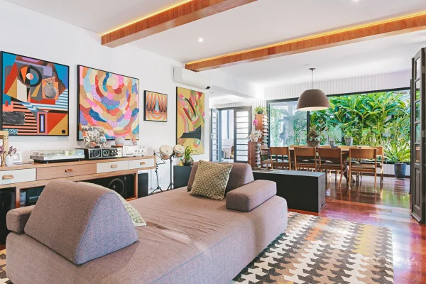 Casa contemporânea com ar de interior
