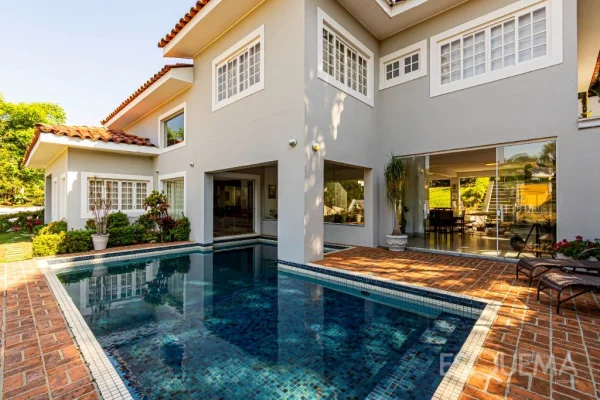 Casa com projeto de Ugo Di Pace