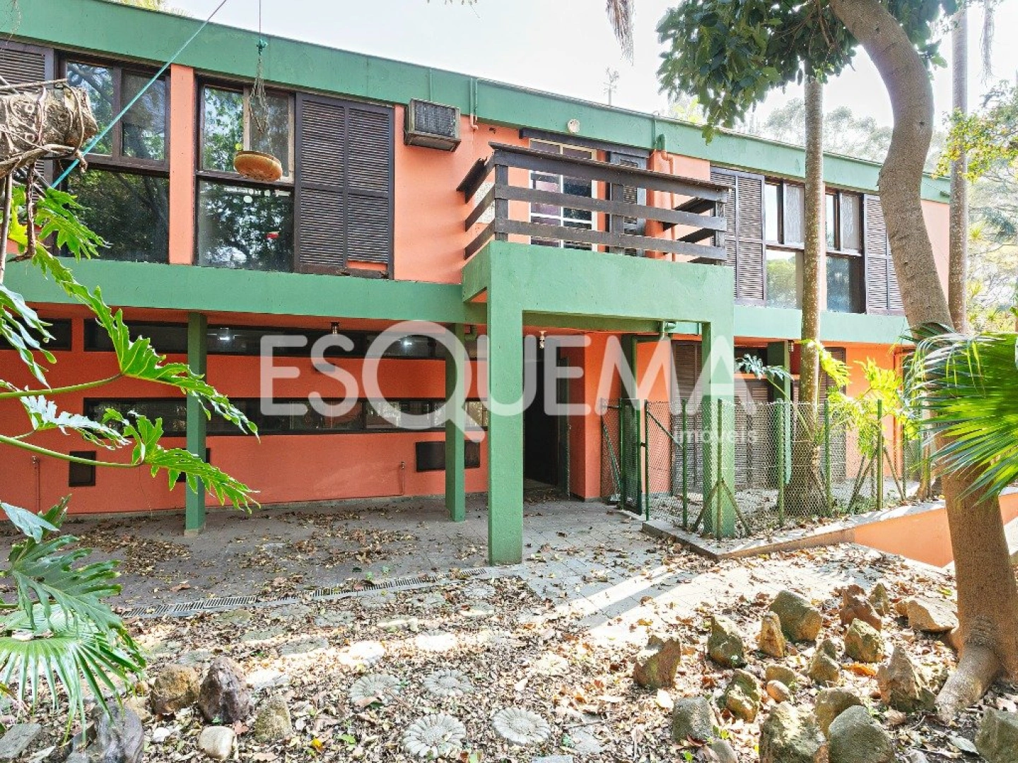 Casa em terreno de esquina para reforma - Imagem 5