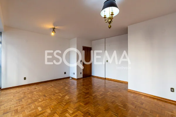 Apartamento a passos do Clube Pinheiros.