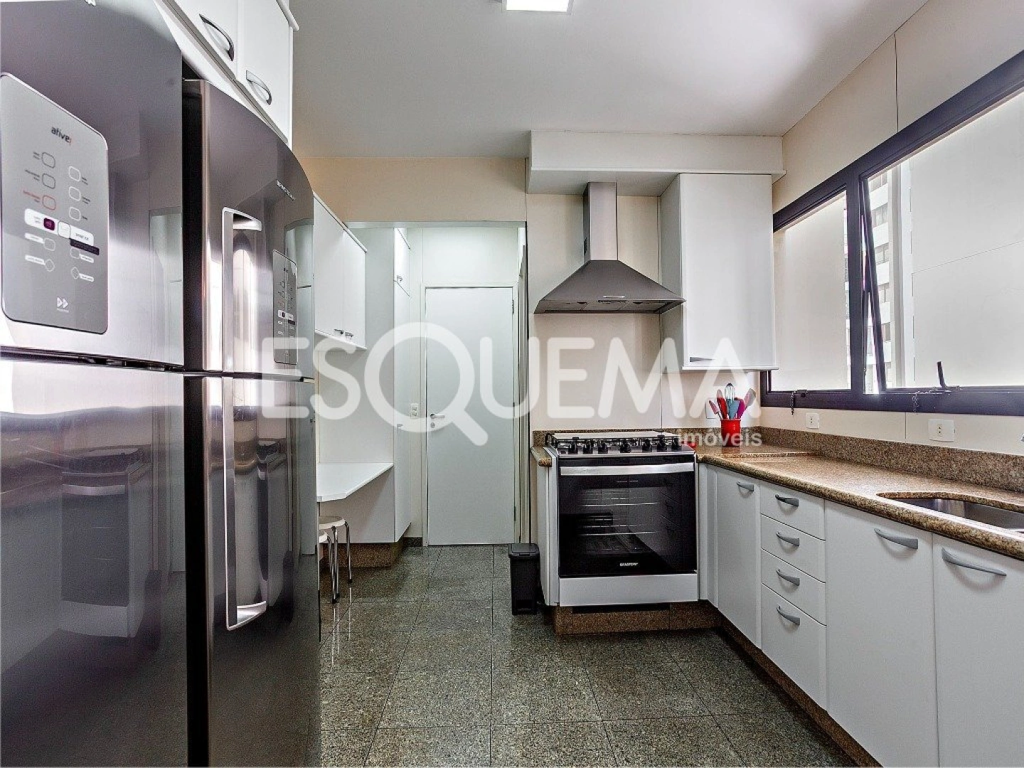 Apartamento em rua tranquila de Pinheiros - Imagem 11