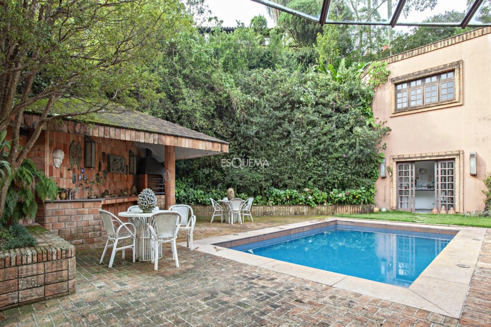 Casa com piscina em Rua Fechada - Imagem 10