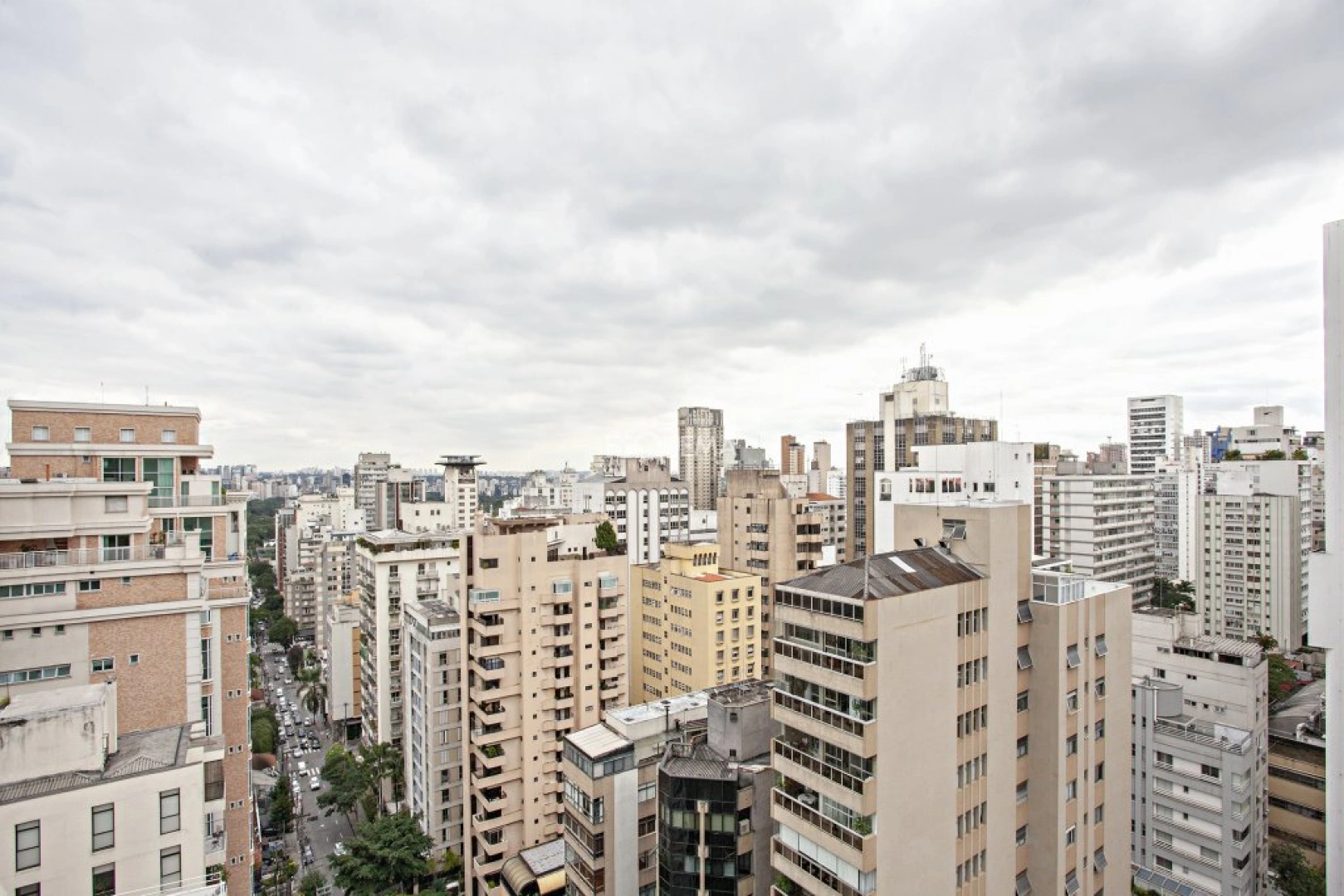 Apartamento com projeto de Roberto Migotto - Imagem 3