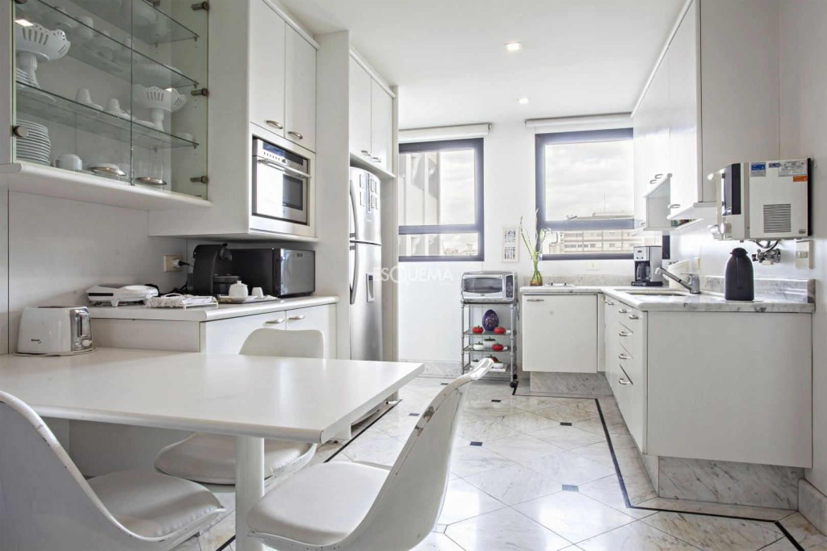 Apartamento com projeto de Roberto Migotto - Imagem 8