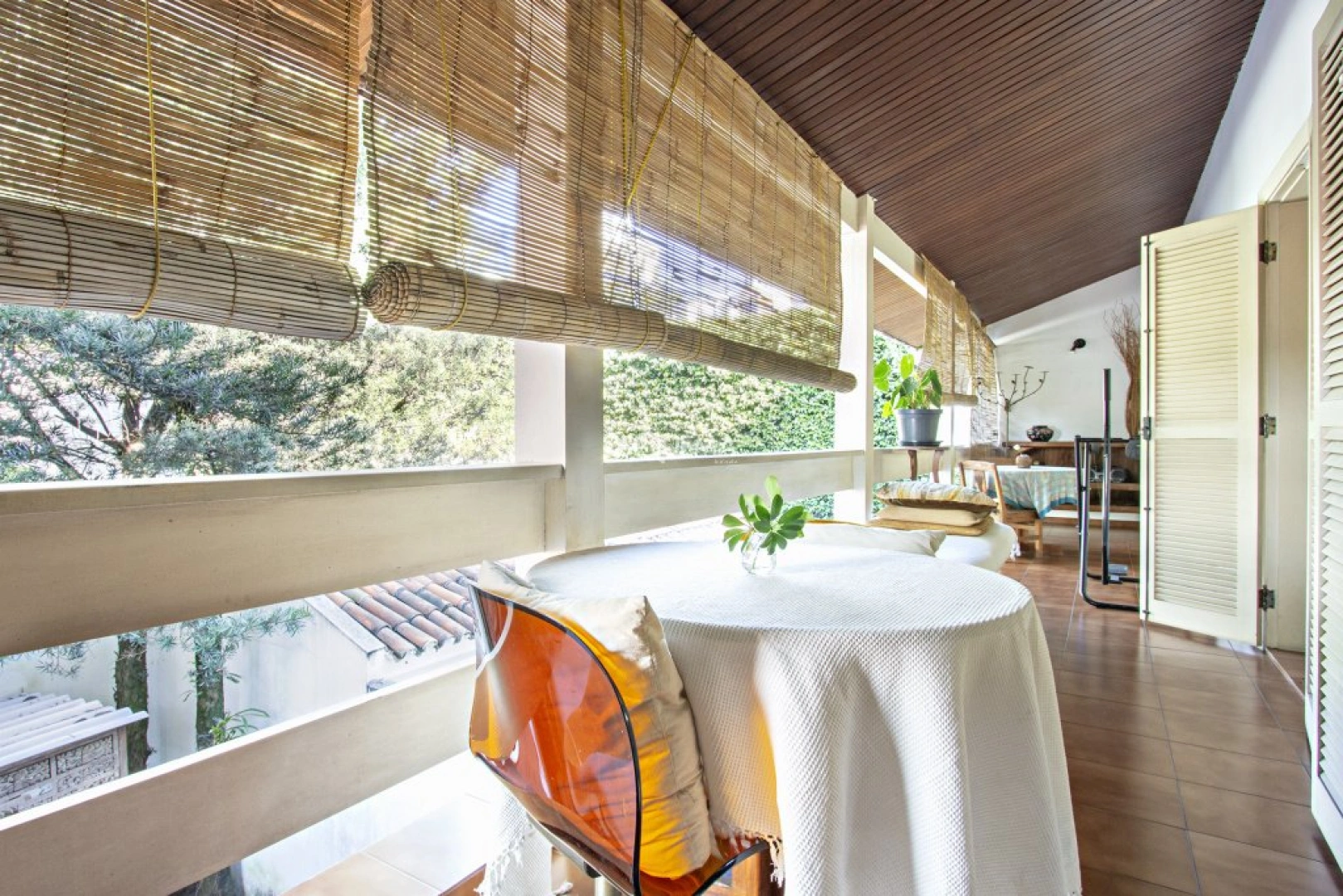 Casa com muita iluminação natural em localização cobiçada - Imagem 14