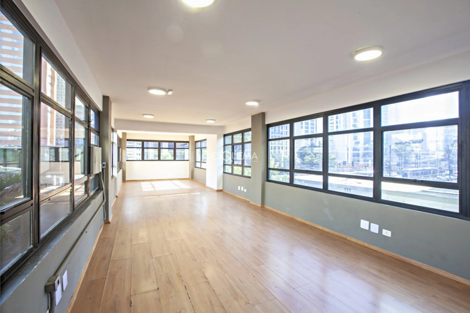 Prédio comercial monousuário - Imagem 14