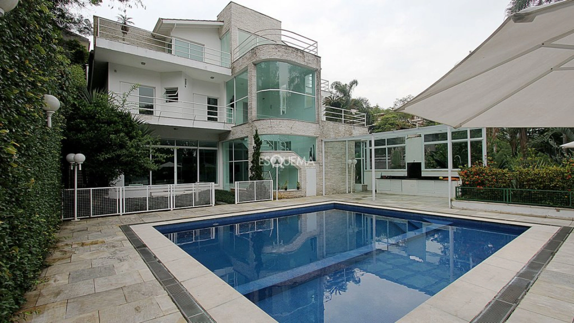 Casa moderna próxima ao Shopping Cidade Jardim - Imagem 1