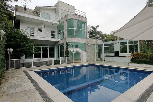 Casa moderna próxima ao Shopping Cidade Jardim