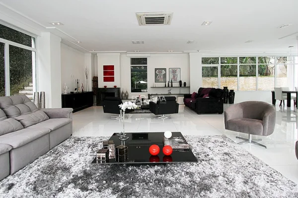 Casa moderna próxima ao Shopping Cidade Jardim