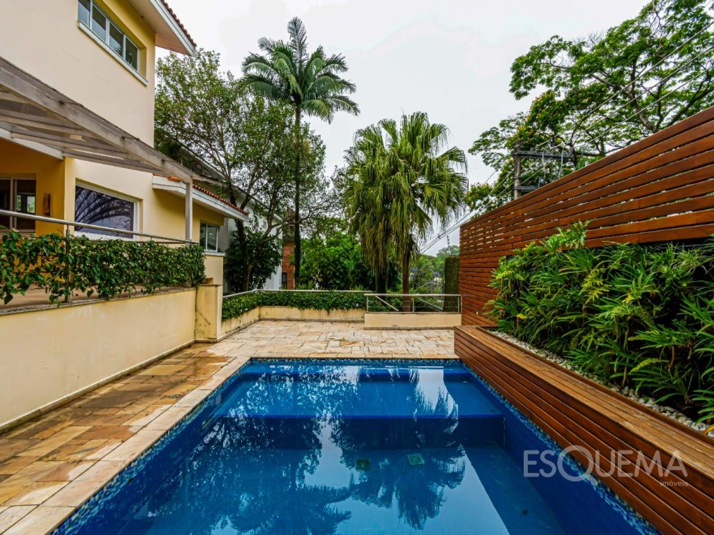 Casa de alto padrão à venda em condomínio - Imagem 1