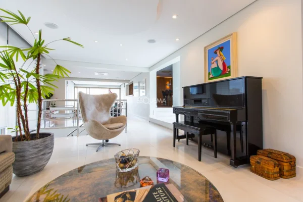 Cobertura duplex bem localizada