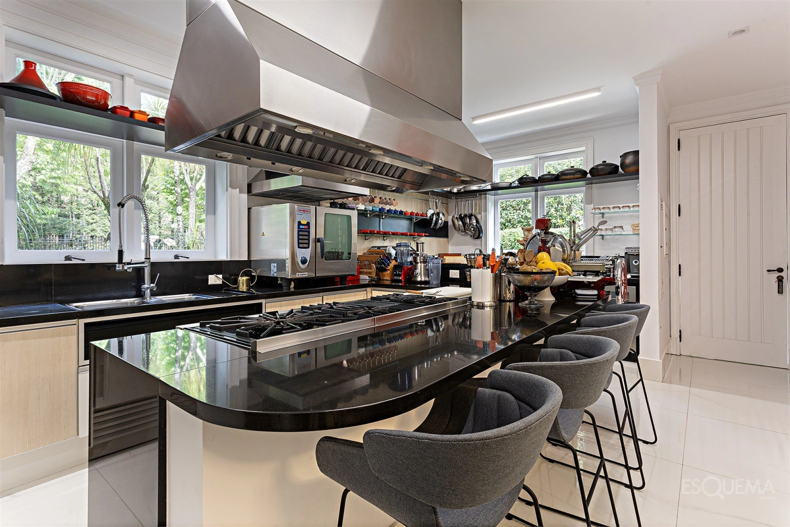 Casa com projeto de Marcos Tomanik no Jardim Guedala - Imagem 10
