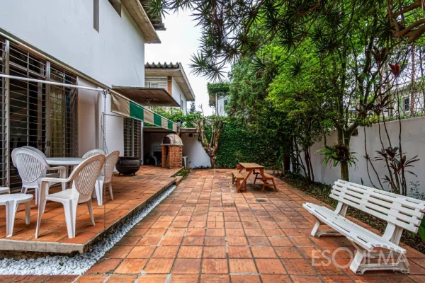 Casa para reforma no Alto de Pinheiros