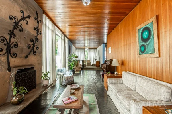 Casa para reforma no Alto de Pinheiros