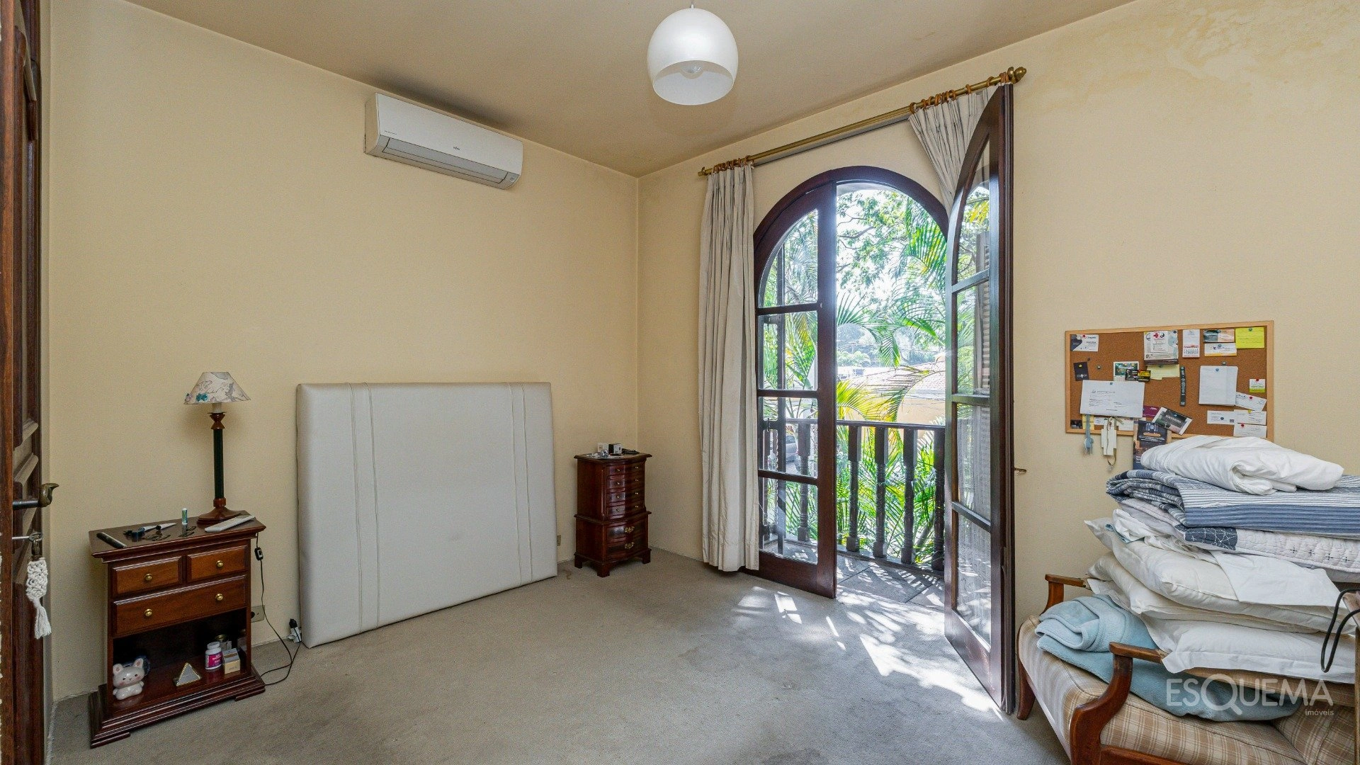 Casa em rua fechada com arquitetura colonial - Imagem 14