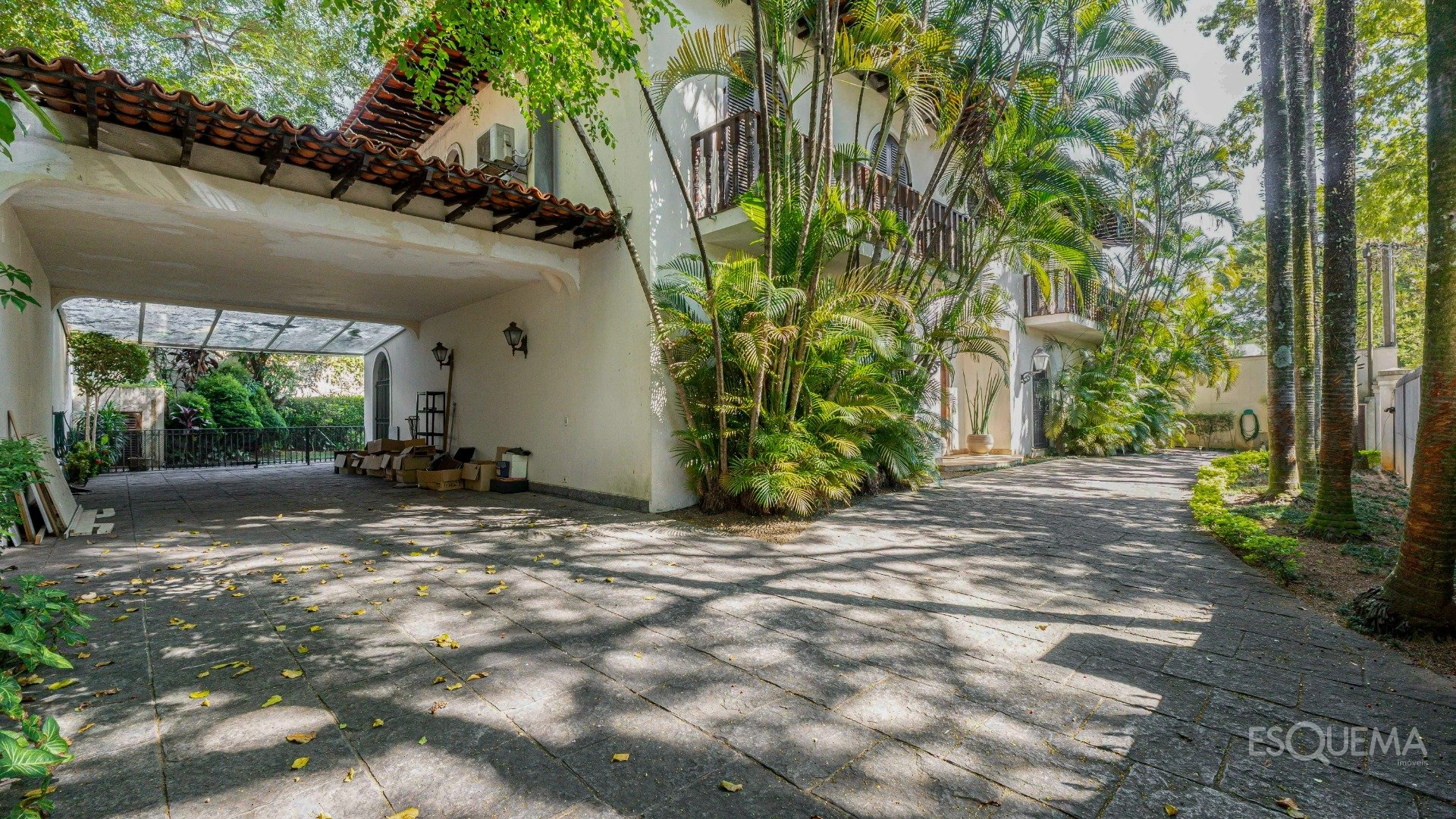 Casa em rua fechada com arquitetura colonial - Imagem 5