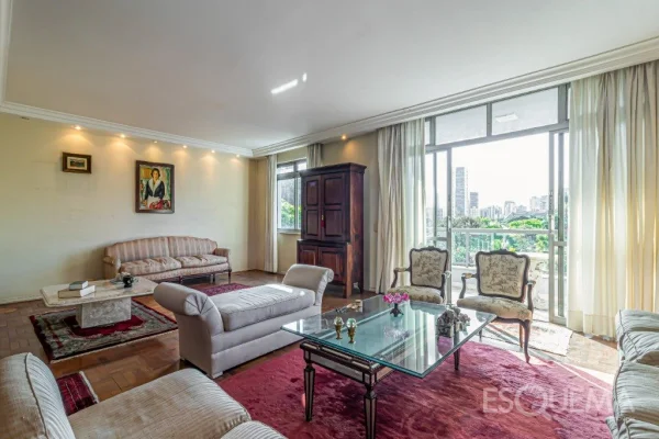 Apartamento próximo aos Clubes Pinheiros e Hebraica