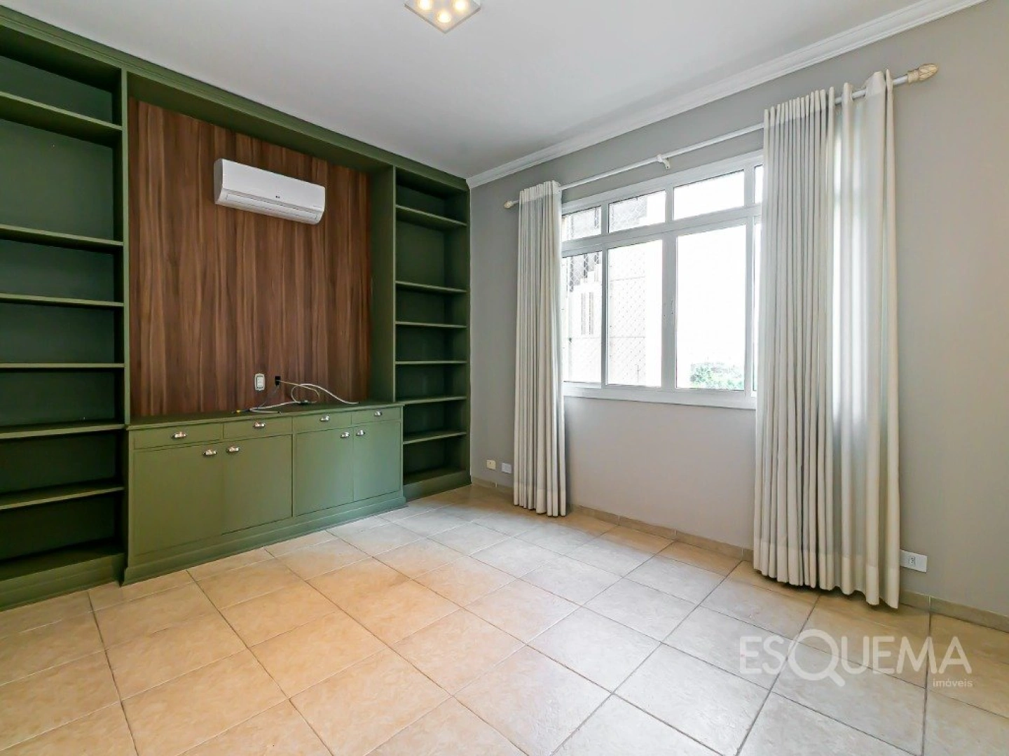 Apartamento amplo de 200 m² na parte plana dos Jardins - Imagem 1